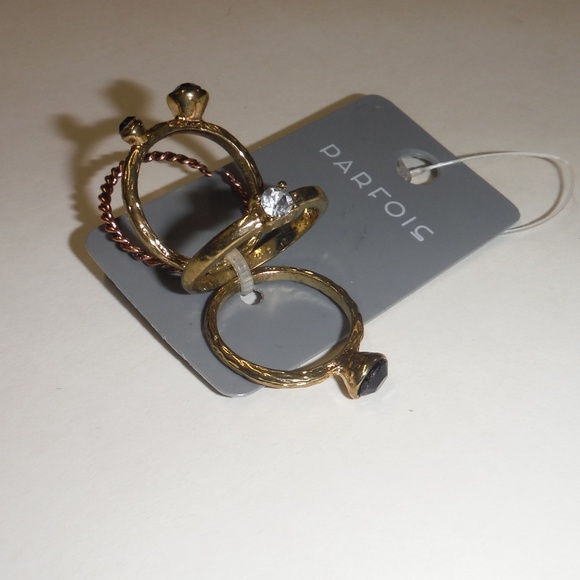 Set of 4 Fashion Rings - Picture 3 of 3